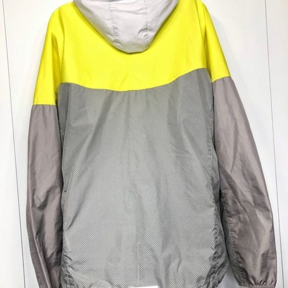 Nike medium lightweight running jacket shell full zip - Picture 10 of 11